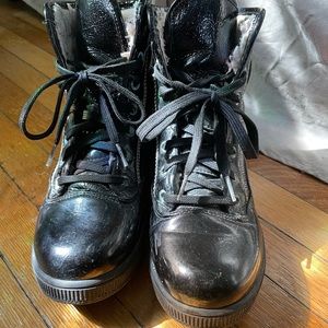 OLANG Winter Boots with retractable cleats